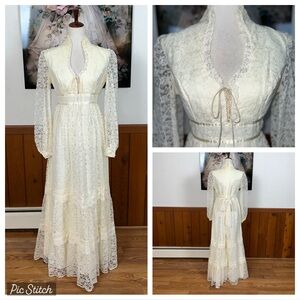 Fabulous Vintage 1970s Montgomery Wards Lace Boho Wedding Gown!